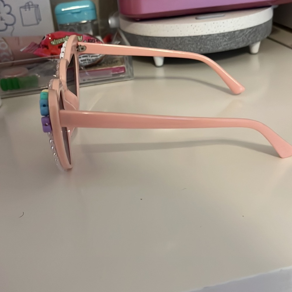 Taylor Swift x Stoney Clover Pop Up Heart Shaped Lover Sunglasses - Picture 3 of 5